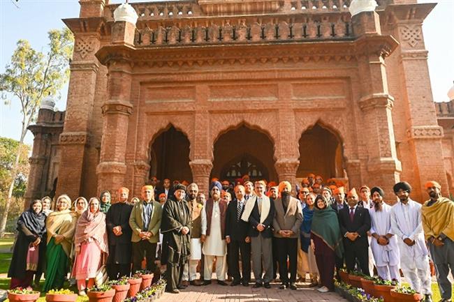 SIKH WORSHIP SERVICE HELD AT AITCHISON GURDWARA SAHIB IN LAHORE AFTER 80 YEARS
