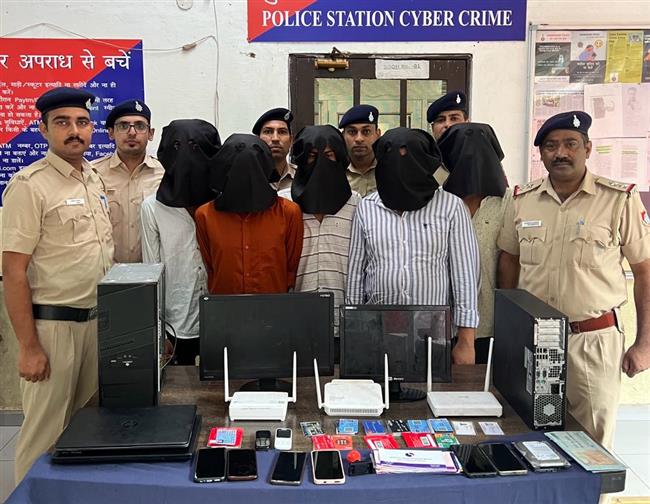 CHANDIGARH CYBER CRIME POLICE BUSTED FAKE CALL CENTRE IN NOIDA, FIVE ...