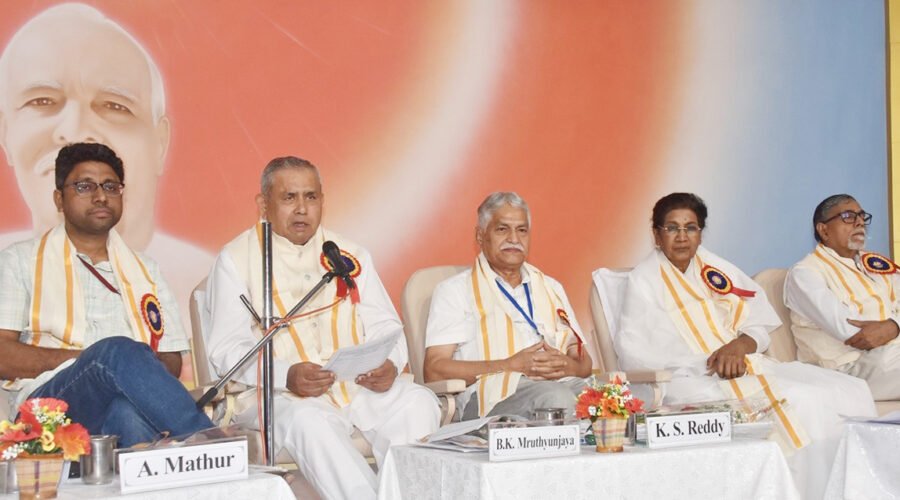 JOURNALISTS EXHORTED TO BE “CARRIERS OF LIGHT, NOT JUST NEWS 