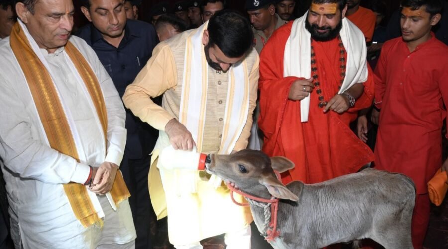 CM ATTENDS SHRI AMRUTESHWAR MAHOTSAV AND BHAJAN SANDHYA