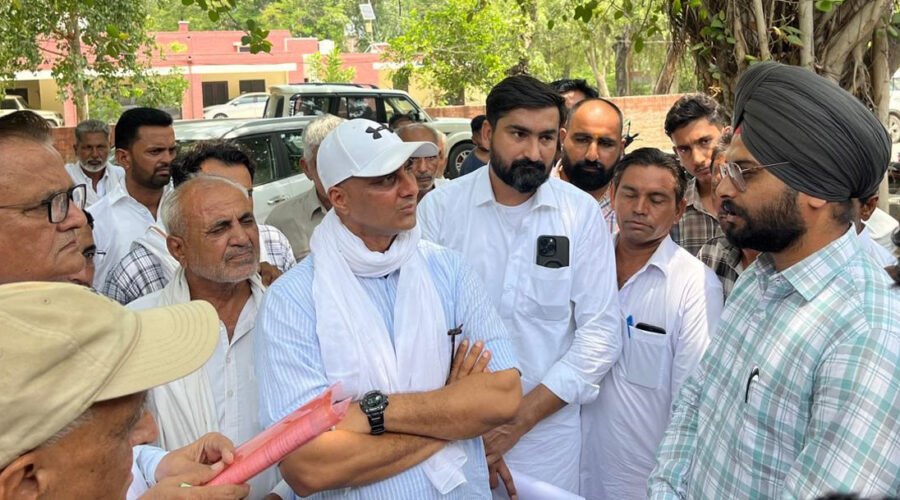 FARMERS ORGANISE PROTEST AS CLAIMS ON PROVIDING WATER AT CANALS TAIL-END FALL FLAT