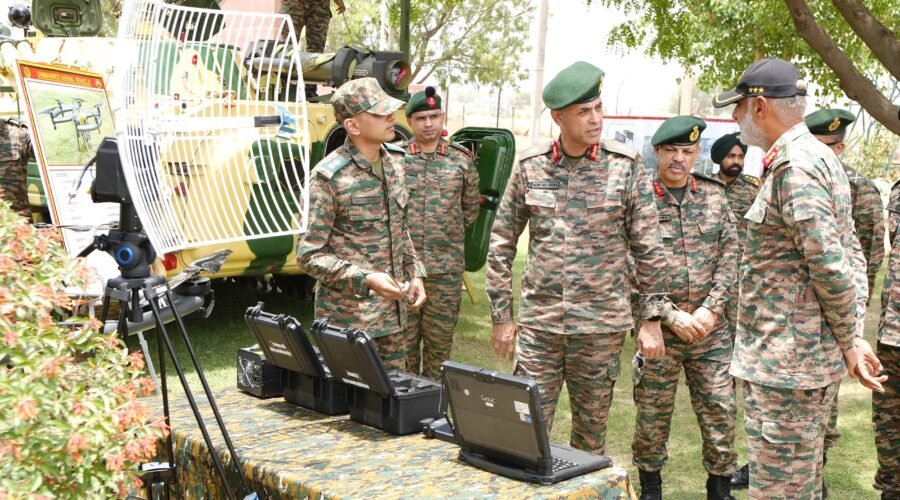 ARMY COMMANDER SAPTA SHAKTI COMMAND VISITS CHETAK CORPS ZONE