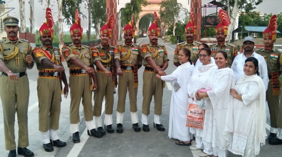 ब्रह्मकुमारी बहनों ने सीमा पर प्रहरियों को राखी बांधी 