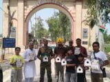 भारत-पाक सरहद के नजदीक वृक्षों पर पक्षियों के लिए दाना सहित घोंसले लगाये