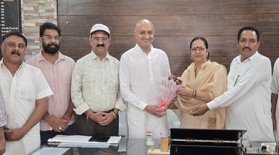 KARAN GILHOTRA CONGRATULATES ANITA JERATH ON HER NEW RESPONSIBILITY