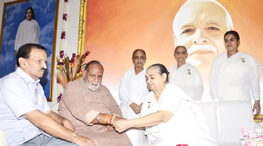 RAKSHA BANDHAN CELEBRATED WITH DEVOTION AT RAJYOGA BHAWAN