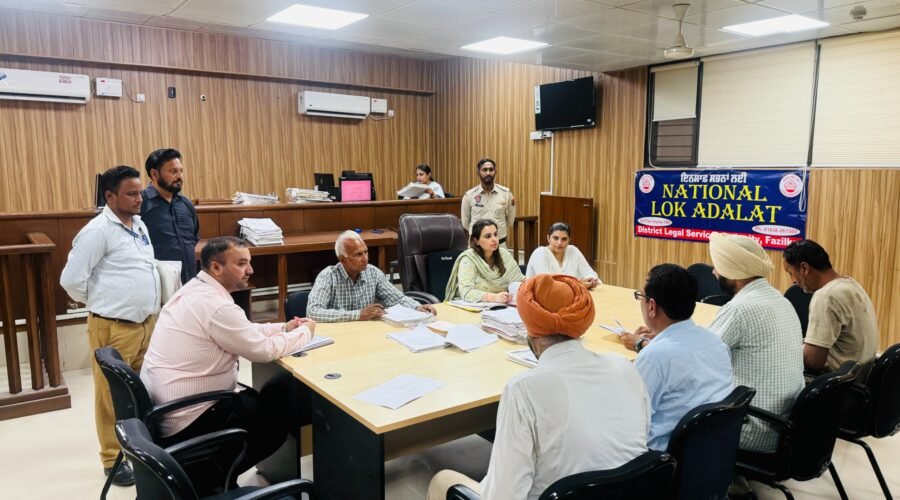 ਜ਼ਿਲ੍ਹਾ ਕਾਨੂੰਨੀ ਸੇਵਾਵਾਂ ਅਥਾਰਟੀ ਵੱਲੋਂ ਫਾਜ਼ਿਲਕਾ, ਅਬੋਹਰ ਅਤੇ ਜਲਾਲਾਬਾਦ ਦੀਆਂ ਅਦਾਲਤਾਂ ਵਿੱਚ ਨੈਸ਼ਨਲ ਲੋਕ ਅਦਾਲਤ ਦਾ ਸਫਲ ਆਯੋਜਨ