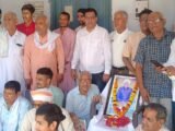 संस्कृत भाषा में राष्ट्रीय अवार्ड प्राप्त, विद्वान पंडित साधू राम शास्त्री की पुण्यतिथि पर बुजुर्ग शिष्यों ने अपने प्राचार्य को किया नमन