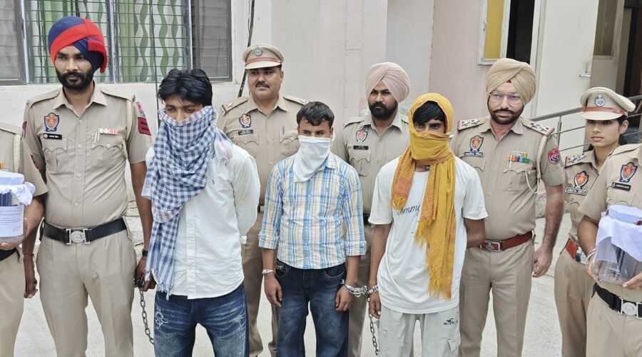 3 SMUGGLERS ARRESTED ALONG WITH MOTORCYCLES, 2 GLOCK PISTOLS AND 50 GRAMS OF HEROIN