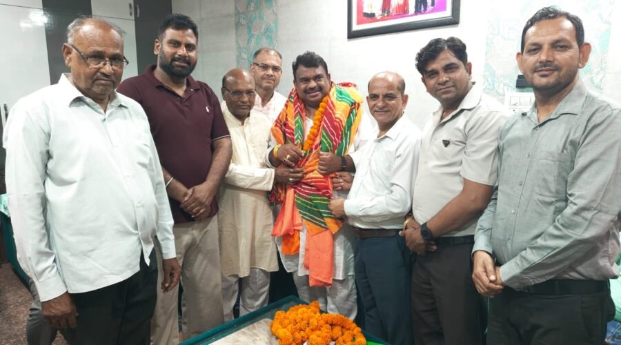 महाकाल की पवित्र नगरी उज्जैन के महापौर मुकेश टटवाल का राम दरबार में भव्य स्वागत