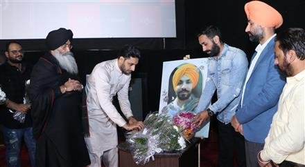 'सागा म्यूजिक' ने पेश किया 'लाहौर', एक अभिनेता के रूप में दीप सिद्धू का आखिरी म्यूजिक वीडियो, सिद्धू के को-स्टार रहे दिलराज ग्रेवाल