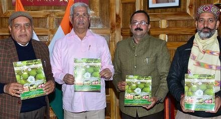 राज्यपाल ने तीन पुस्तकों का विमोचन किया