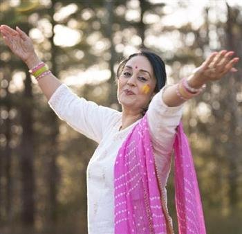 JUJU PRODUCTIONS RELEASES ANURADHA PALAKURTHI JUJU’S “BIRAJ MEIN JHOOM” HOLI SONG