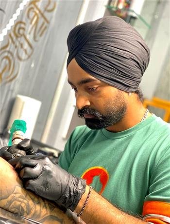 ACHIEVEMENT: CITY TATTOO ARTIST CREATES A NICHE FOR HIMSELF, DESIGNS TATTOOS FOR CELEBRITIES