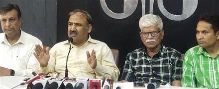 GOVT SHOULD RETURN RS 1500 CRORE TO PRIVATE SCHOOLS: KULBHUSHAN SHARMA