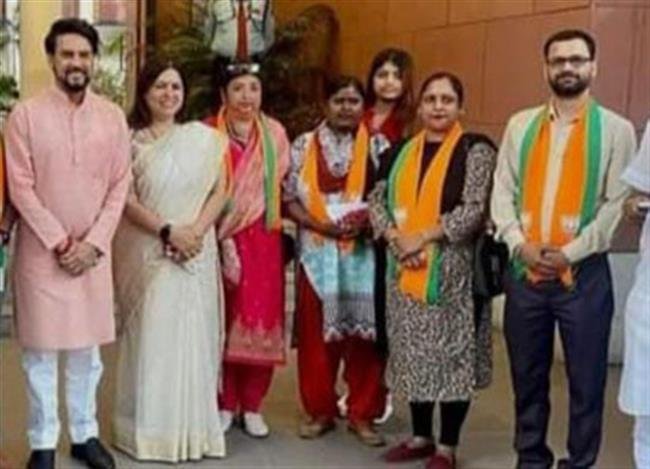 हिमाचल में आप को करारा झटका, आप नेत्री पदाधिकारियों सहित हिमाचल भाजपा में शामिल