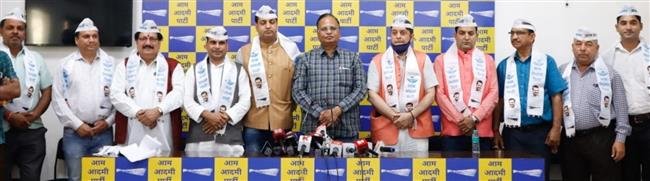 FORMER ARMED FORCES PERSONNEL JOINED AAM AADMI PARTY IN HIMACHAL