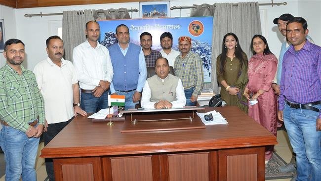 मुख्यमंत्री से प्रेस क्लब ऑफ शिमला के प्रतिनिधिमण्डल ने भेंट की