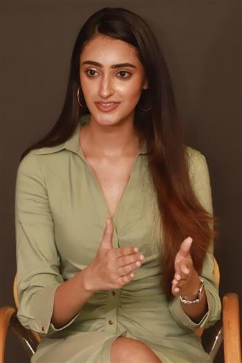 वीएलसीसी फेमिना मिस इंडिया यूनियन टेरिटरी 2022 डॉ सीरत सिद्धू ने आईएनआईएफडी चंडीगढ़ का दौरा किया