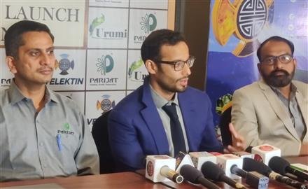 AGRI EXPERTS DISCUSS LATEST DEVELOPMENT WITH  COTTON, CHILLI AND VEGETABLE FARMERS AND EXPERTS