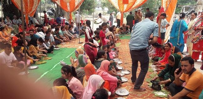 कुलदेवी के मंदिर में विशाल भंडारा का आयोजन