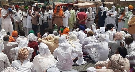 ABOHAR MLA SUPPORTS DEMAND FOR COMPENSATION TO FARMERS