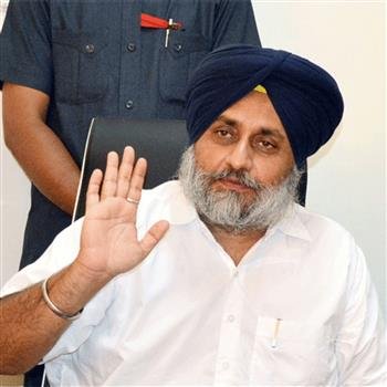 32 FARMERS BOOKED FOR WATER THEFT WHEN THE CANAL WAS RUNNING DRY : SUKHBIR