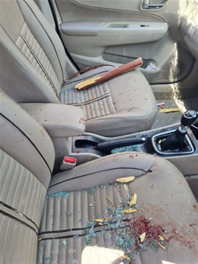 दफ्तर जा रहे प्रापर्टी डीलर का रास्ता रोककर हमला, कार तोडी