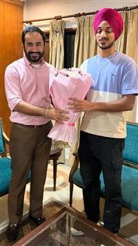 MEET HAYER PATS CRICKETER ARSHDEEP SINGH ON BACK FOR SELECTION IN NATIONAL TEAM