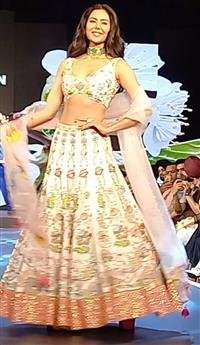 SONAM BAJWA  RAMP  WALKS FOR DESIGNER SIDDHARTHA BANSAL