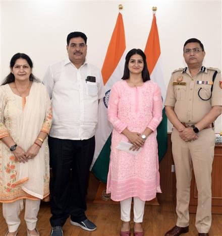 CP DELHI FELICITATES CIVIL SERVICES EXAM TOPPER, LAUDS PARENTS FOR DAUGHTER’S ACHIEVEMENT