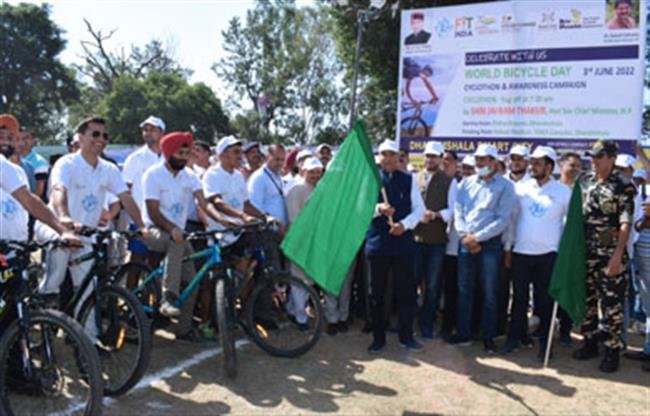 साइक्लोथॉन और जागरूकता अभियान रैली को किया रवाना