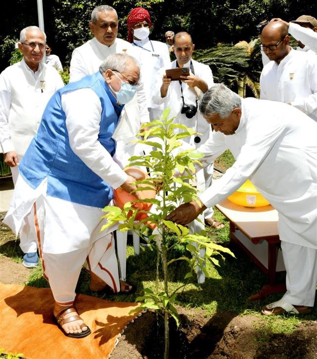 75 LAKH PEOPLE TO PLANT 75 LAKH SAPLINGS IN 75 DAYS