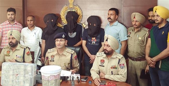 ONE CRORE SENSATIONAL ROBBERY FROM PROPERTY DEALER IN DERABASSI, 3 GANG MEMBERS ARRESTED, 68 LACS RECOVERED : SSP