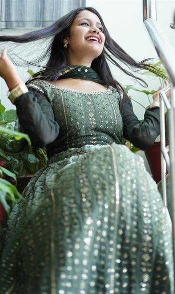 MY PASSION FOR COMEDY, BEGAN AT AGE 20 : RICHA THAKUR