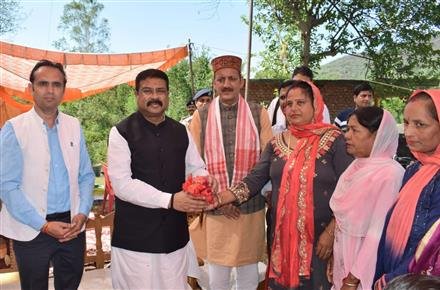 DHARMENDRA PRADHAN VISITED FAMOUS SHRINE OF JWALAMUKHI