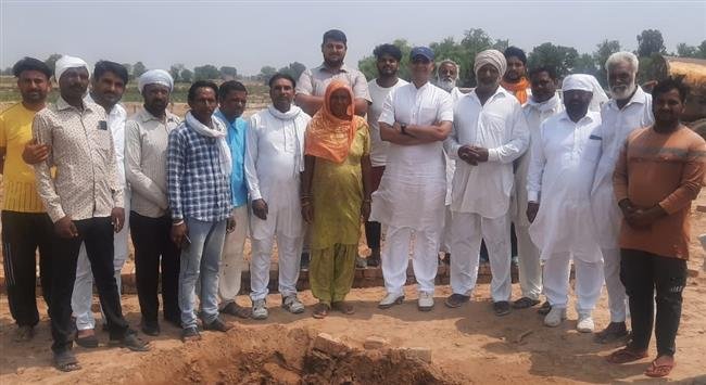MLA JAKHAR REVIEWS DEVELOPMENT WORKS IN VILLAGES