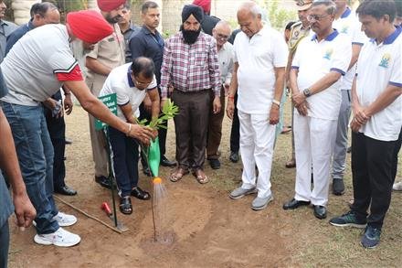 INTERNATIONAL DAY OF YOGA: CITY PERFORMS MASS YOGA AT ROCK GARDEN & 75 LOCATIONS