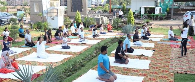 MOTIA GROUP HOSTS YOGA SESSION AT MOTIA HARMONY GREENS