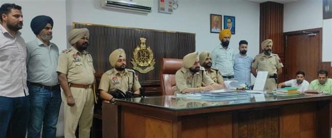 FIVE MEMBERS OF ROBBERS GANG ARRESTED