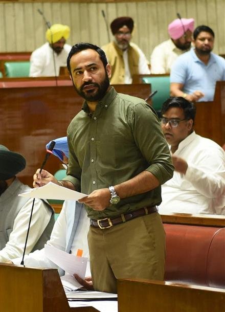 PUNJAB ASSEMBLY PASSED RESOLUTION AGAINST MOVE OF CENTRAL UNITIVERSITY STATUS FOR PU