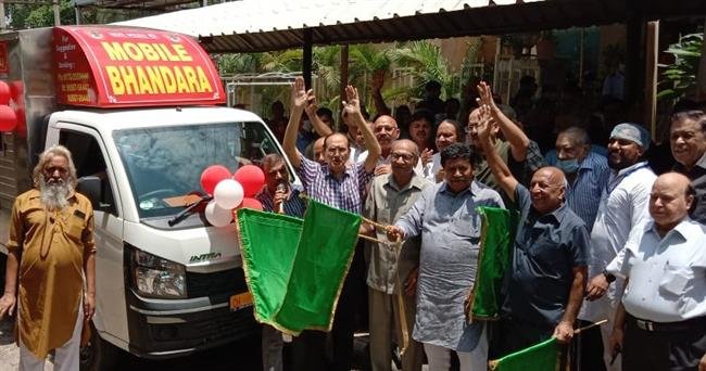 HARYANA SPEAKER GUPTA AND MAYOR  GOYAL  FLAGGED OFF TWO  NEW MOBILE BHANDARA VANS AT MANSA DEVI COMPLEX