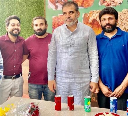 'दिल्ली दरबार' मल्टी-कुजीन रेस्टोरेंट जीरकपुर में खुला, दिल्ली की स्पेशल दम बिरयानी और लच्छा चिकन का चख सकेंगे स्वाद