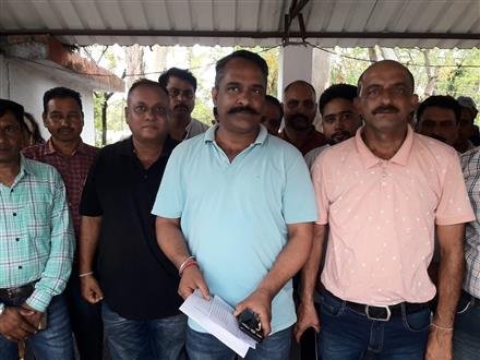 सरकार जिला परिषद कर्मचारियों व अधिकारियों की मांग माने:  नरदेव कंवर