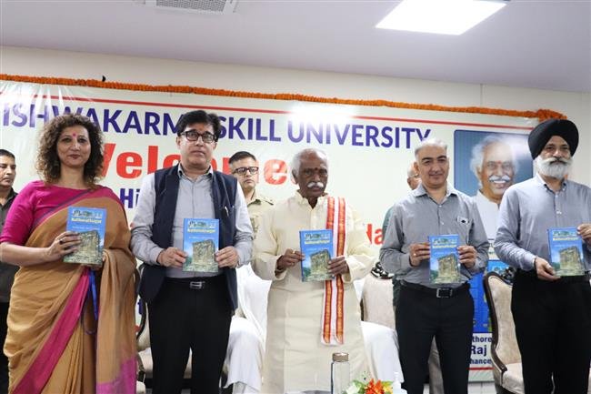 GOVERNOR DATTATREYA LAUNCHED THE BOOK “KATHASATISAGAR”