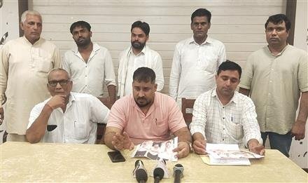 CHIEF MINISTER MANOHAR LAL  TRYING TO SAVE DHANESH ADALKHA, ALLEGES RAJESH KAUSHIK