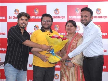 CHANDIGARH BOY TOPS JEE MAIN 2022; BRINGS LAURELS TO SRI CHAITANYA