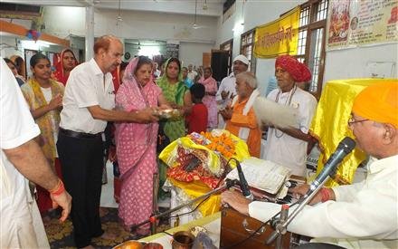 श्री विश्वकर्मा भगवान के सुंदर भजनों से गूंजमयी हुआ मंदिर प्रांगण