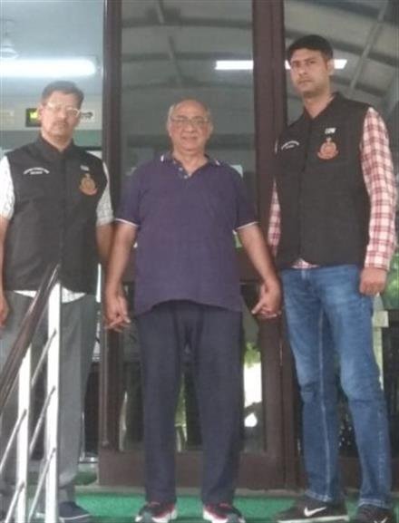 DELHI EOW NABBED UJALA PUMPS MD DUPING BUSINESSMAN TO THE TUNE OF RS. 5.50 CRORES WHILE FLEEING TO DUBAI