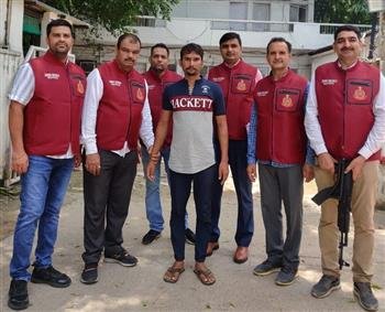 DELHI POLICE BUSTED INTERSTATE DRUG CARTEL,THREE PERSONS ALONGWITH SUPPLIER, 10 KILOGRAMS WORTH  ONE CRORE FINE QUALITY OF CHARAS  RECOVERED